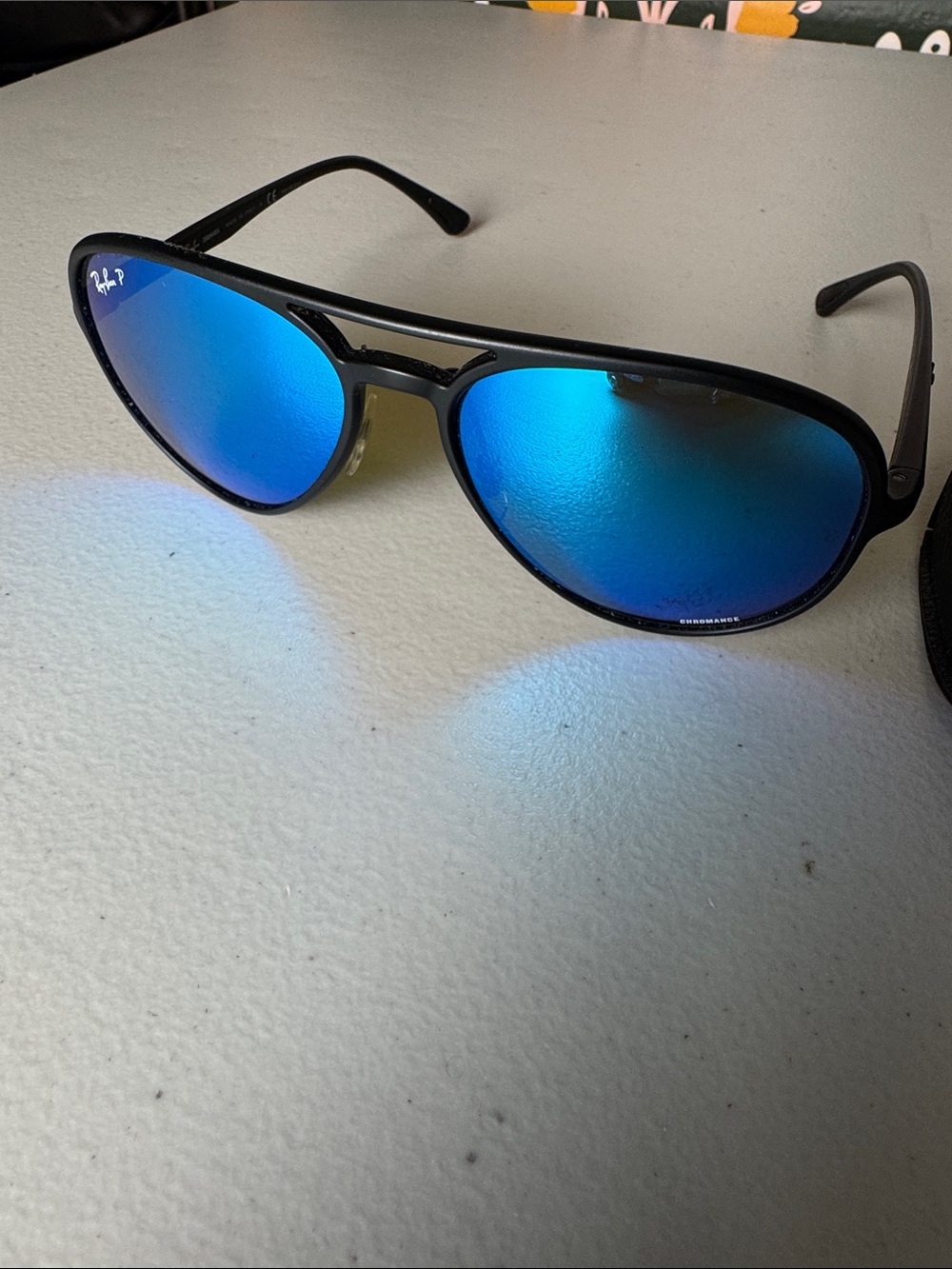 Ray-Ban Aviator Sunglasses Blue Mirrored Lenses Black Frame w/ Case